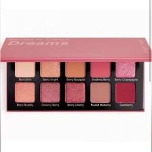 NWT VIOLET VOSS
Berries N' Cream Dreams Eyeshadow Palette Full Size